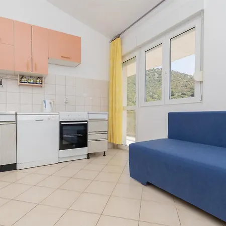 Pera Apartman Marina