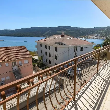 Pera Apartman Marina