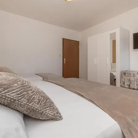 Apartman Pera Marina