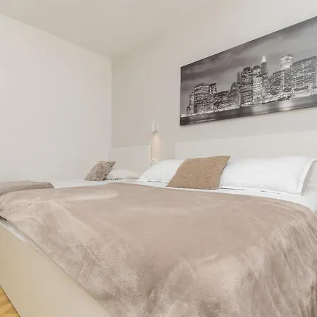 Apartman Pera *
