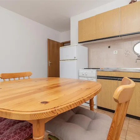Pera Apartman Marina