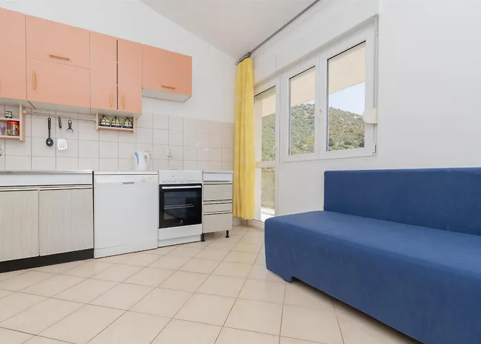 Pera Apartman Marina