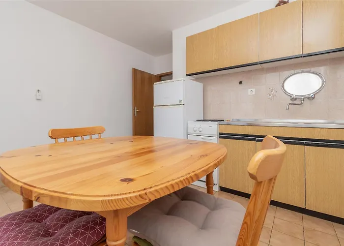 Pera Apartman Marina