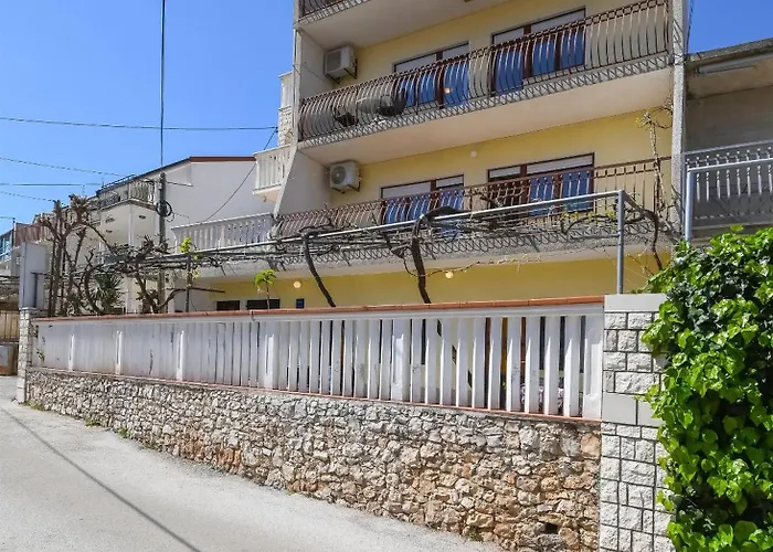 Pera Apartman Marina